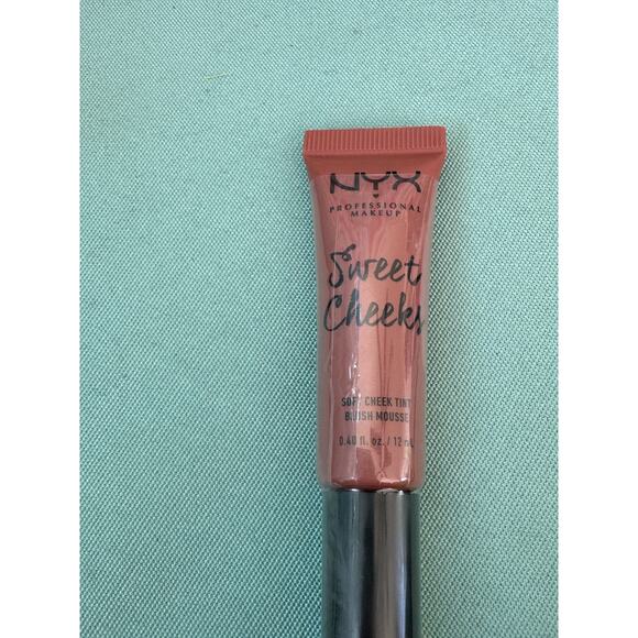 NYX Sweet Cheeks - Nude - Picture 3 of 3